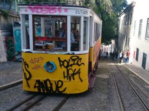 Das harte Workout von Lissabon: Die „Elevadores“ und Graffiti